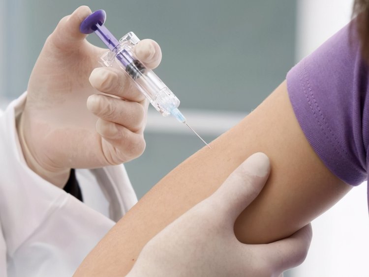 <b>新冠疫苗只能保护六个月，以后还要打加强针？</b>