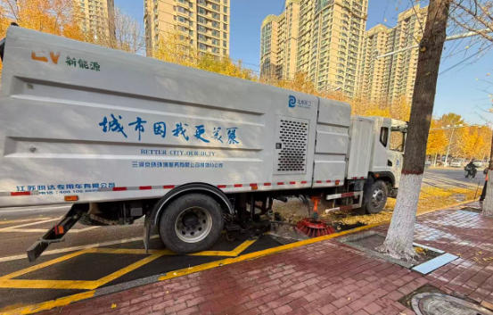 燕郊高新区：环卫工人坚守一线 守护秋日城市洁